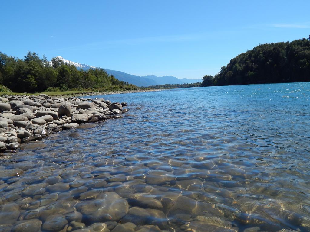 Cabanas Nutrias Patagonicas Puelo River Exterior photo