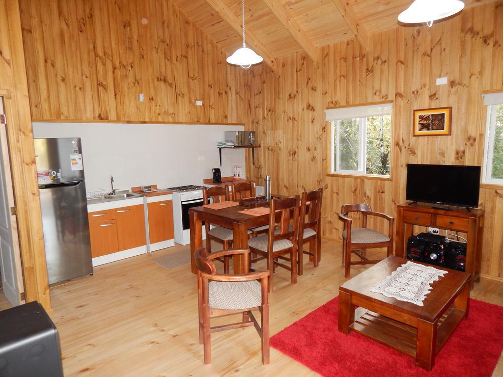 Cabanas Nutrias Patagonicas Puelo River Exterior photo